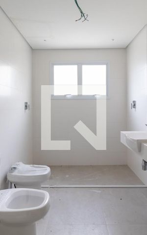 Apartamento à venda com 263m², 4 quartos e 6 vagasBanheiro da Suíte Principal