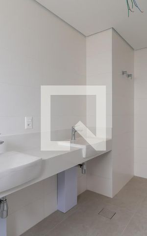Apartamento à venda com 263m², 4 quartos e 6 vagasBanheiro da Suíte Principal