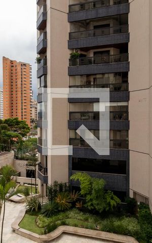 Apartamento à venda com 263m², 4 quartos e 6 vagasVista da Suíte 2