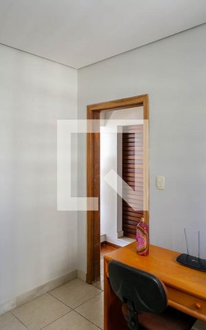 Apartamento à venda com 150m², 4 quartos e 2 vagas Apartamento à venda com 150m², 4 quartos e 2 vagasEscritório