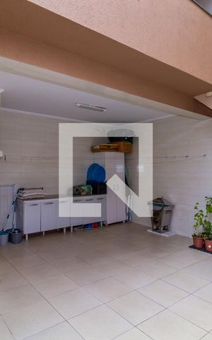 Casa à venda com 169m², 3 quartos e 2 vagas Casa à venda com 169m², 3 quartos e 2 vagasÁrea de Serviço