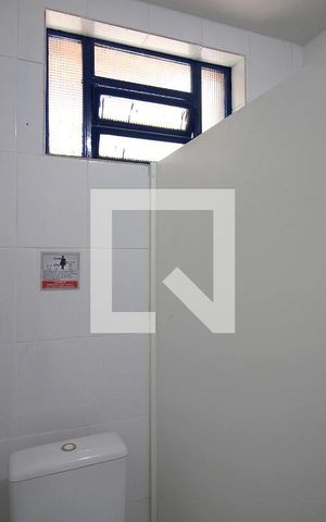 Casa à venda com 445m², 4 quartos e 6 vagasBanheiro 1