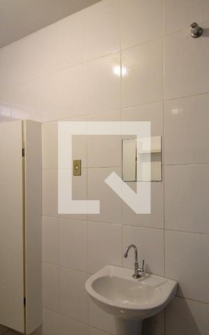 Casa à venda com 445m², 4 quartos e 6 vagasBanheiro 2