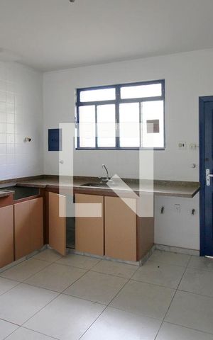 Casa à venda com 445m², 4 quartos e 6 vagasCozinha