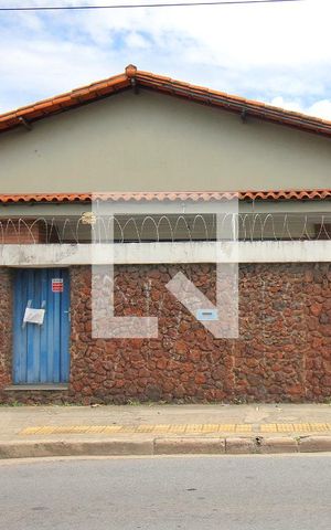 Casa à venda com 445m², 4 quartos e 6 vagasFachada externa