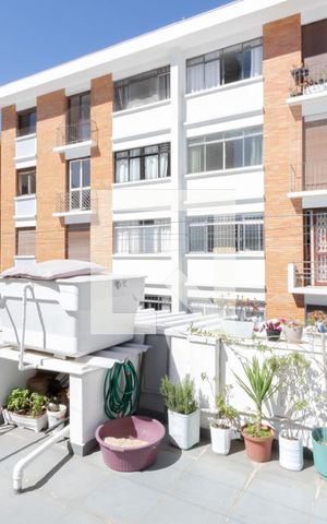 Casa à venda com 110m², 2 quartos e 1 vaga Casa à venda com 110m², 2 quartos e 1 vagaTerraço