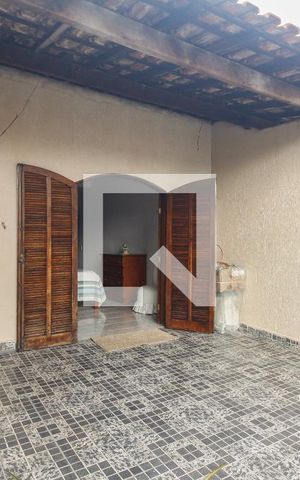 Casa à venda com 212m², 4 quartos e 3 vagas Casa à venda com 212m², 4 quartos e 3 vagasCasa 02 - Varanda Suíte