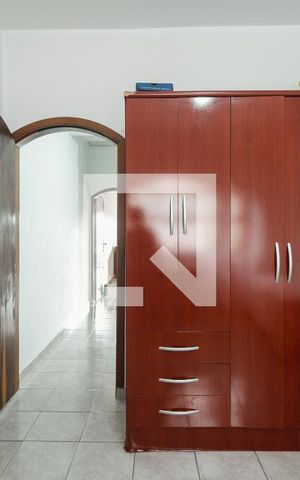 Casa à venda com 212m², 4 quartos e 3 vagas Casa à venda com 212m², 4 quartos e 3 vagasCasa 02 - Quarto
