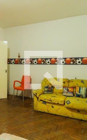 Casa para alugar com 320m², 3 quartos e 4 vagas Casa para alugar com 320m², 3 quartos e 4 vagasQuarto