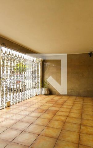 Casa para alugar com 320m², 3 quartos e 4 vagas Casa para alugar com 320m², 3 quartos e 4 vagasGaragem