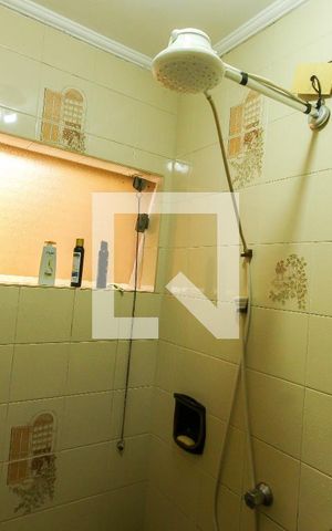 Casa para alugar com 320m², 3 quartos e 4 vagas Casa para alugar com 320m², 3 quartos e 4 vagasBanheiro