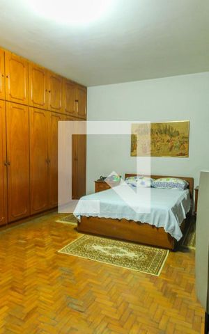 Casa para alugar com 320m², 3 quartos e 4 vagas Casa para alugar com 320m², 3 quartos e 4 vagasQuarto