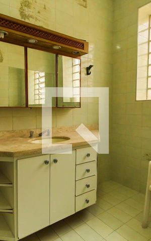 Casa para alugar com 320m², 3 quartos e 4 vagas Casa para alugar com 320m², 3 quartos e 4 vagasBanheiro