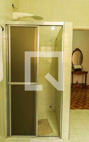 Casa para alugar com 320m², 3 quartos e 4 vagas Casa para alugar com 320m², 3 quartos e 4 vagasBanheiro