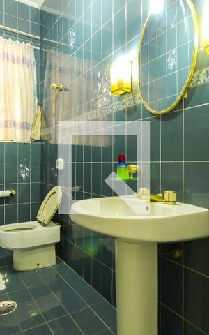 Casa para alugar com 320m², 3 quartos e 4 vagas Casa para alugar com 320m², 3 quartos e 4 vagasBanheiro