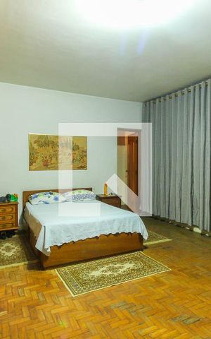 Casa para alugar com 320m², 3 quartos e 4 vagas Casa para alugar com 320m², 3 quartos e 4 vagasQuarto