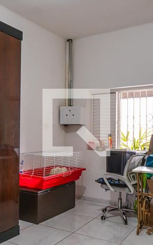 Casa à venda com 350m², 3 quartos e 4 vagas Casa à venda com 350m², 3 quartos e 4 vagasQuarto 2