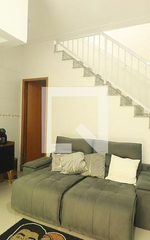 Casa de condomínio à venda com 120m², 2 quartos e 1 vagaSala