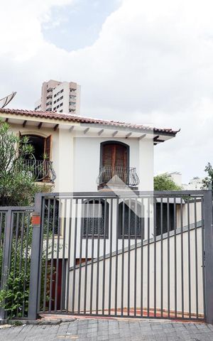 Casa à venda com 203m², 3 quartos e 4 vagasFachada