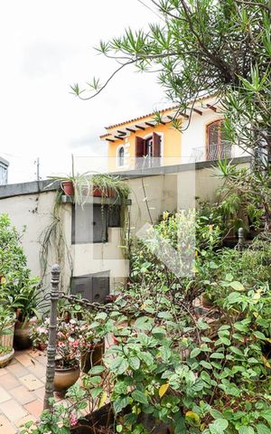 Casa à venda com 203m², 3 quartos e 4 vagasFachada