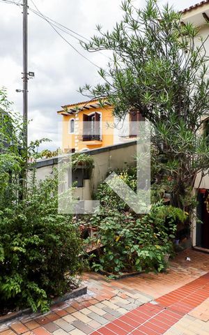 Casa à venda com 203m², 3 quartos e 4 vagasFachada