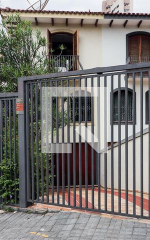 Casa à venda com 203m², 3 quartos e 4 vagasFachada
