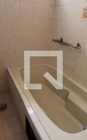 Casa à venda com 210m², 5 quartos e 2 vagasBanheiro 1