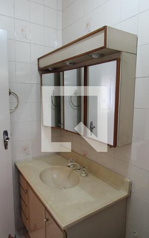 Casa à venda com 210m², 5 quartos e 2 vagasBanheiro 2
