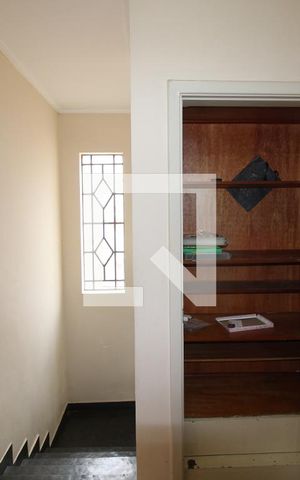 Casa à venda com 210m², 5 quartos e 2 vagasCorredor
