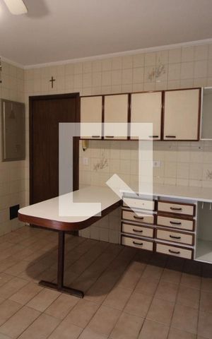 Casa à venda com 210m², 5 quartos e 2 vagasCozinha