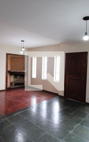 Casa à venda com 210m², 5 quartos e 2 vagasSala
