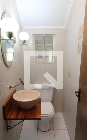 Casa à venda com 210m², 5 quartos e 2 vagasLavabo
