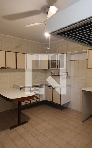 Casa à venda com 210m², 5 quartos e 2 vagasCozinha