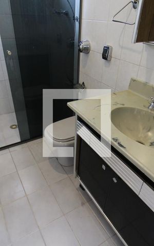 Casa à venda com 210m², 5 quartos e 2 vagasBanheiro 3