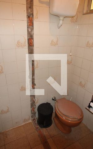 Casa à venda com 210m², 5 quartos e 2 vagasÁrea de Serviço - Banheiro
