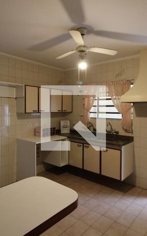 Casa à venda com 210m², 5 quartos e 2 vagasCozinha