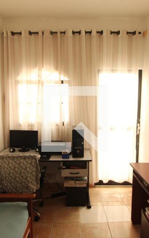 Casa à venda com 300m², 4 quartos e 2 vagasQuarto 2