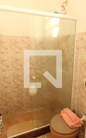 Casa à venda com 300m², 4 quartos e 2 vagasBanheiro Social 1