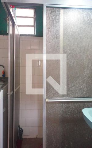 Casa à venda com 450m², 3 quartos e sem vaga Casa à venda com 450m², 3 quartos e sem vagaBanheiro