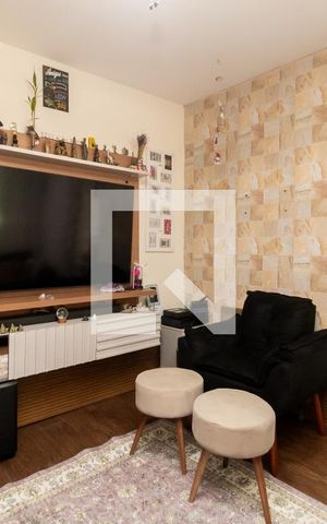 Casa à venda com 180m², 2 quartos e 2 vagas Casa à venda com 180m², 2 quartos e 2 vagasSala