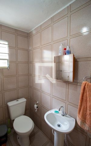Casa à venda com 300m², 2 quartos e 1 vaga Casa à venda com 300m², 2 quartos e 1 vagaBanheiro