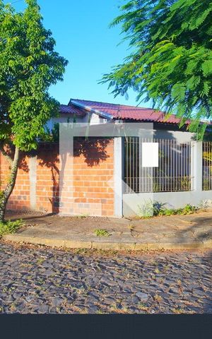 Casa à venda com 150m², 4 quartos e 2 vagas Casa à venda com 150m², 4 quartos e 2 vagasfachada
