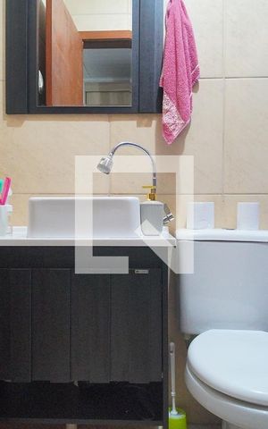 Casa à venda com 150m², 4 quartos e 2 vagas Casa à venda com 150m², 4 quartos e 2 vagasBanheiro da Suíte