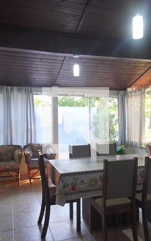 Casa à venda com 150m², 4 quartos e 2 vagas Casa à venda com 150m², 4 quartos e 2 vagasÁrea gourmet