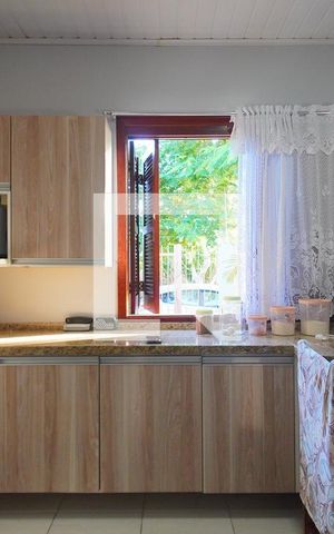 Casa à venda com 150m², 4 quartos e 2 vagas Casa à venda com 150m², 4 quartos e 2 vagasCozinha