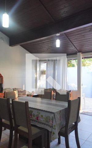 Casa à venda com 150m², 4 quartos e 2 vagas Casa à venda com 150m², 4 quartos e 2 vagasÁrea gourmet