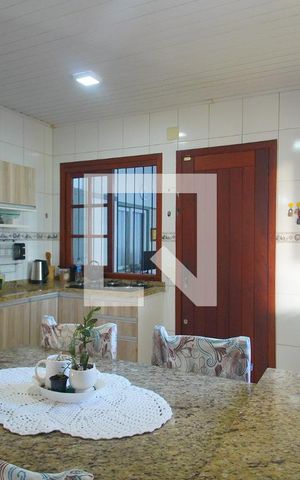 Casa à venda com 150m², 4 quartos e 2 vagas Casa à venda com 150m², 4 quartos e 2 vagasCozinha