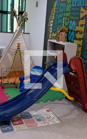 Studio à venda com 33m², 1 quarto e 1 vaga Studio à venda com 33m², 1 quarto e 1 vagaPiscina