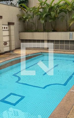 Studio à venda com 33m², 1 quarto e 1 vaga Studio à venda com 33m², 1 quarto e 1 vagaPiscina