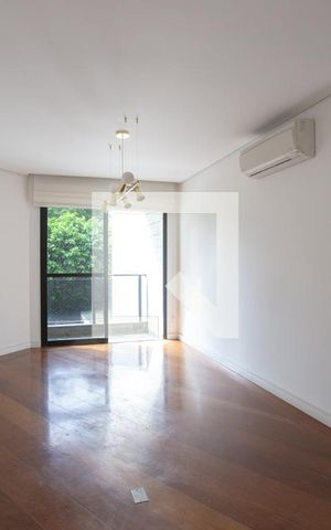 Apartamento para alugar com 190m², 3 quartos e 3 vagas Apartamento para alugar com 190m², 3 quartos e 3 vagasSala